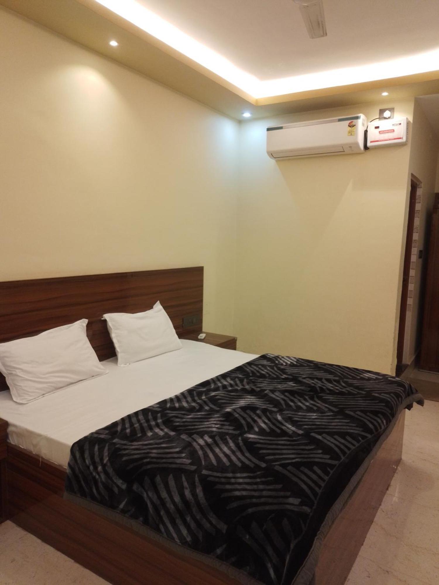 Siyaram Kunj Hotel Ayodhya Exterior foto