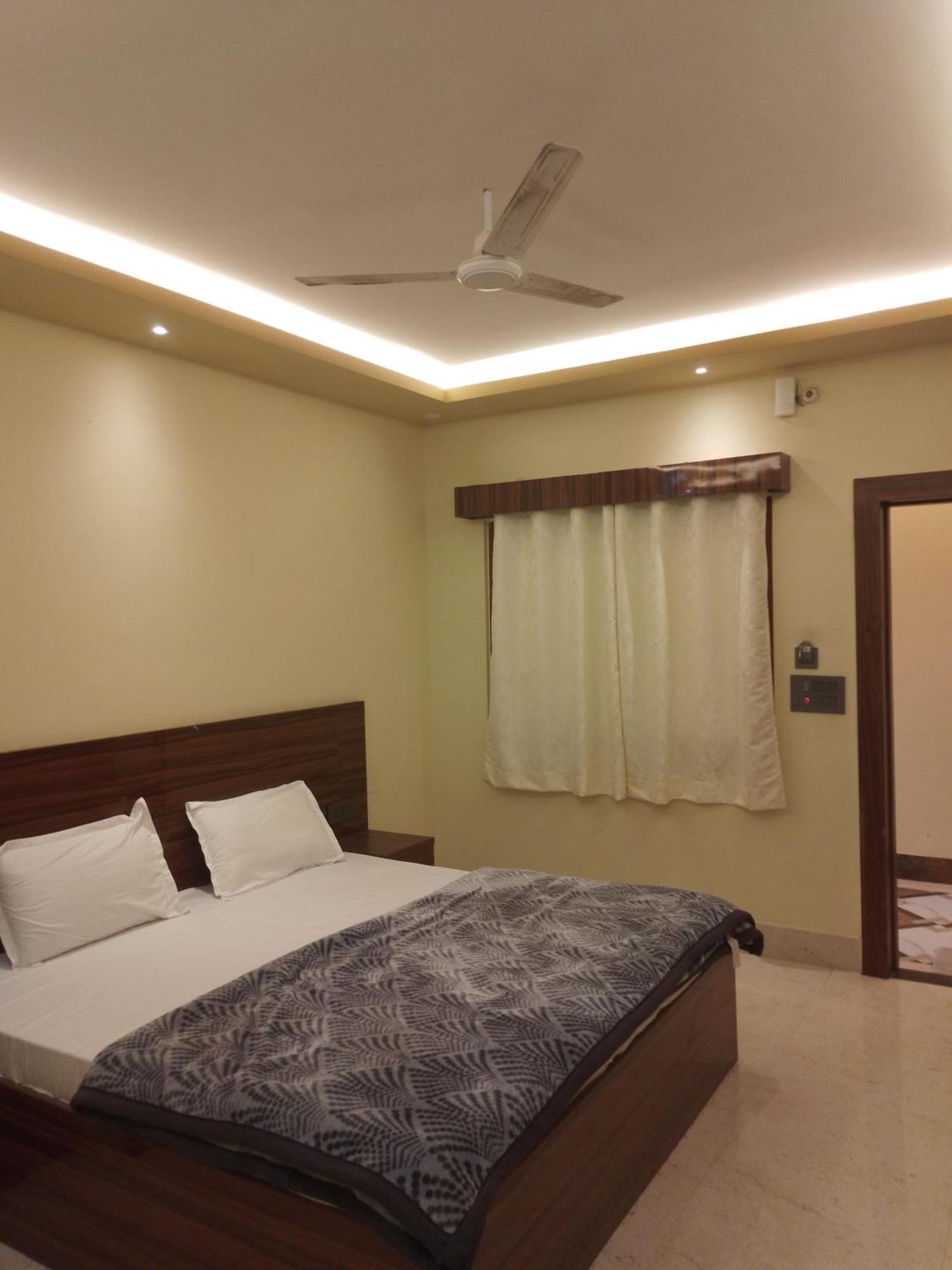 Siyaram Kunj Hotel Ayodhya Exterior foto