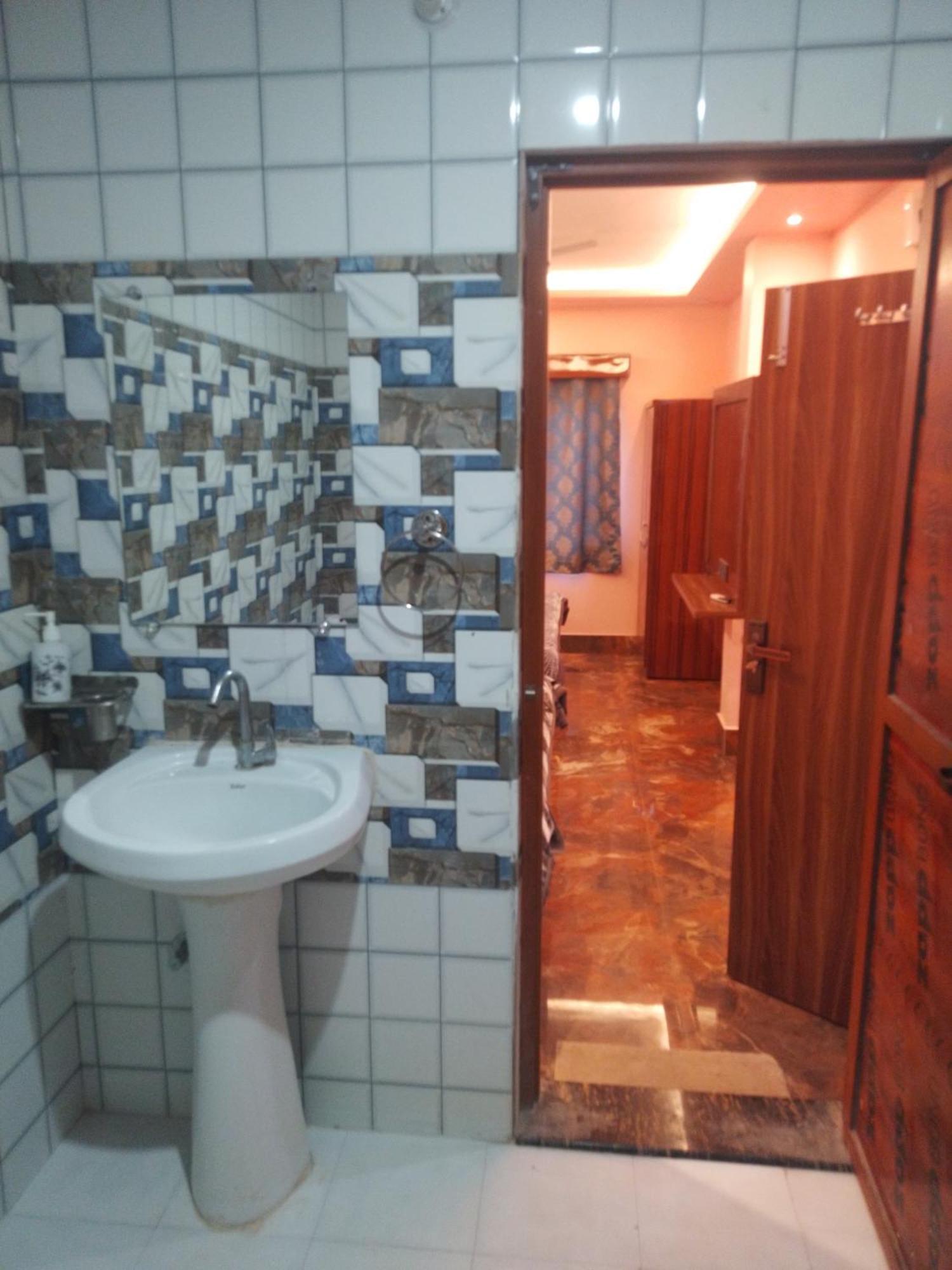 Siyaram Kunj Hotel Ayodhya Exterior foto
