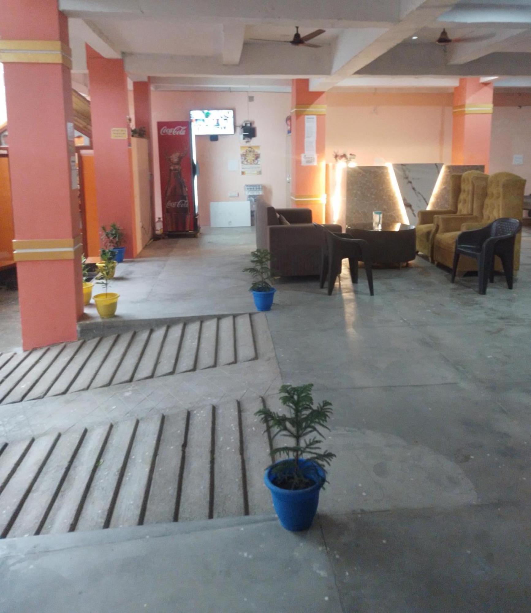 Siyaram Kunj Hotel Ayodhya Exterior foto